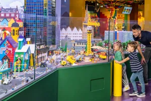 Miniland Close Crop